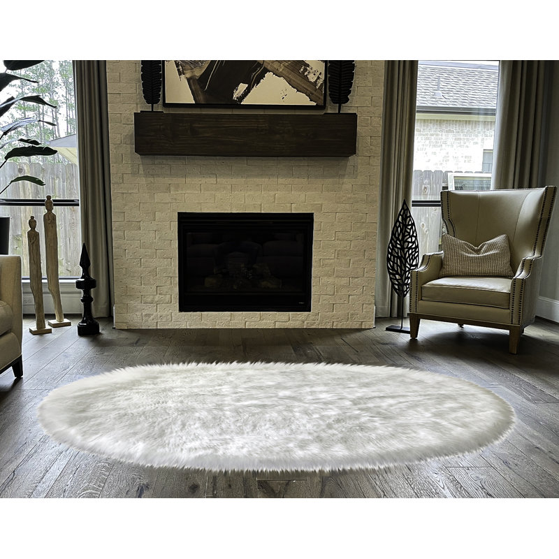 Mar Vista Faux Sheepskin Indoor Rug, Oval 2'6" x 4'