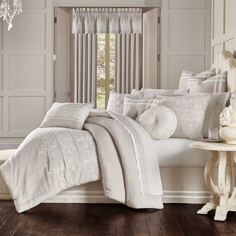 Lauralynn Queen 4Pc. Comforter Set, Queen Comforter + 2 Standard Shams
