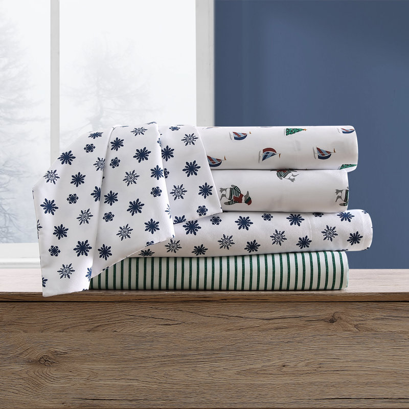 Snow White Twin Flannel Sheet Set with Graphic Detail