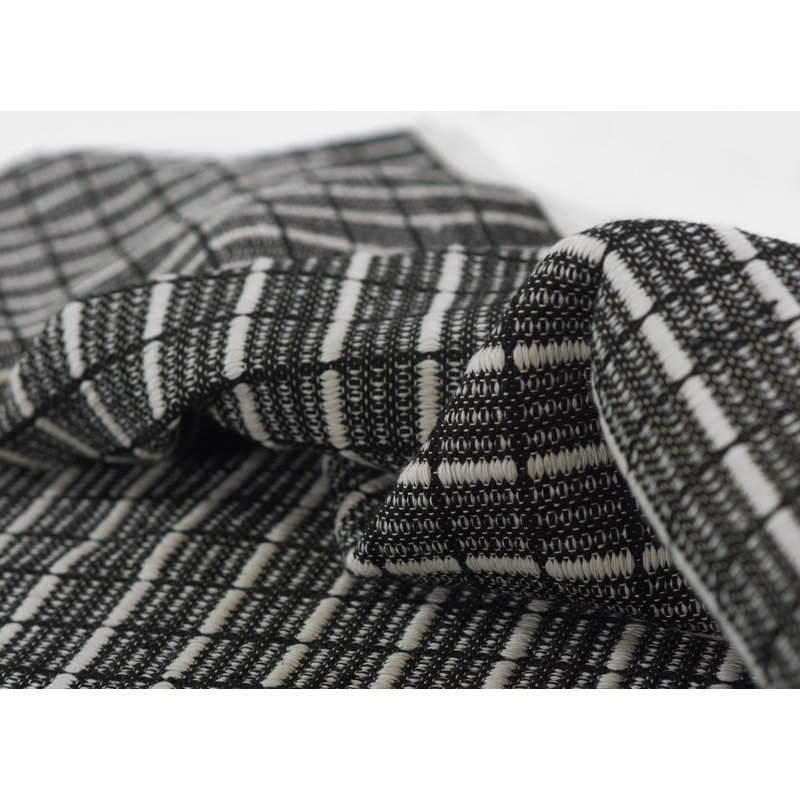 Tapis intérieur / extérieur noir / blanc tissé à la main à motif géométrique Malmo, Rectangle 3 pi 6 po x 5 pi 6 po