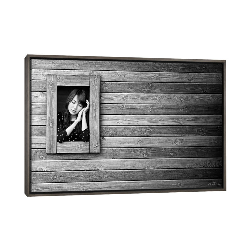"Don’t forget me" par Ben Heine-reproduction d’art, H 18 po x l 26 po x P 1,5 po, Toile encadrée de bois rustique foncé