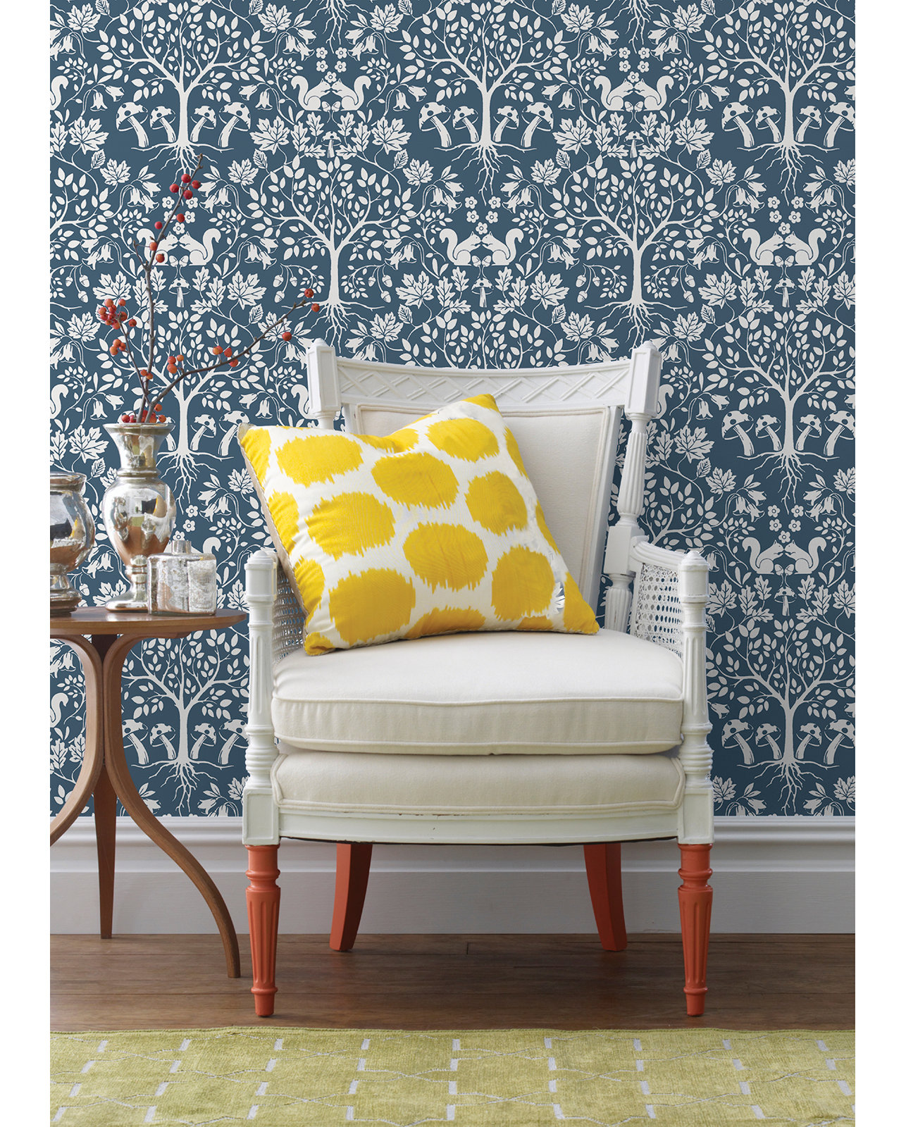 Aimon Floral Wallpaper, Navy