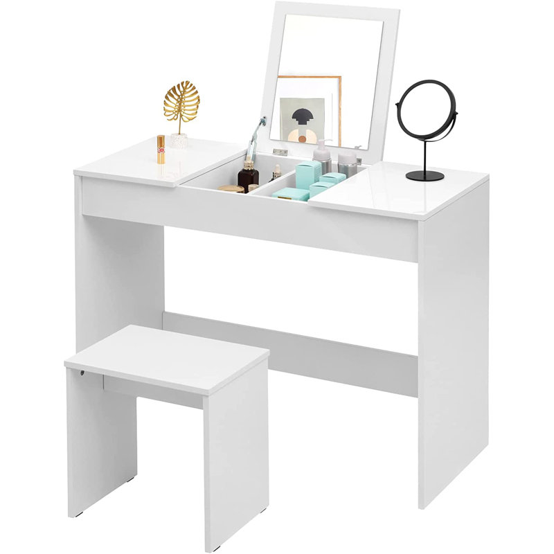 Damaurion Dressing Table with Mirror