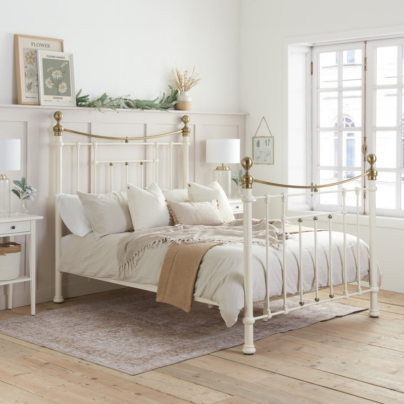 Friedensburg Bed, Double (4'6), Cream