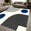 Tapis à motif abstrait de lignes courbes noires et de cercles bleu marine 1PC minimalistes, doux et confortables, convenant à toutes les saisons, faciles à entretenir et lavables à la machine, tapis de dessous de table convenant au salon, à la salle à manger-130470410