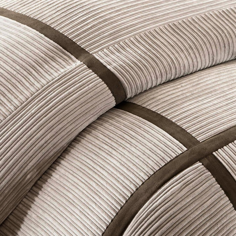 Très grand édredon en velours côtelé taupe pour un confort chaleureux et léger