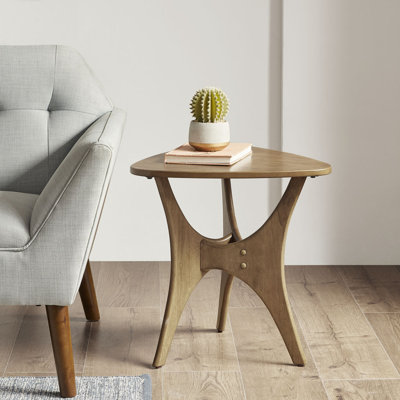 Table d'appoint moderne triangulaire