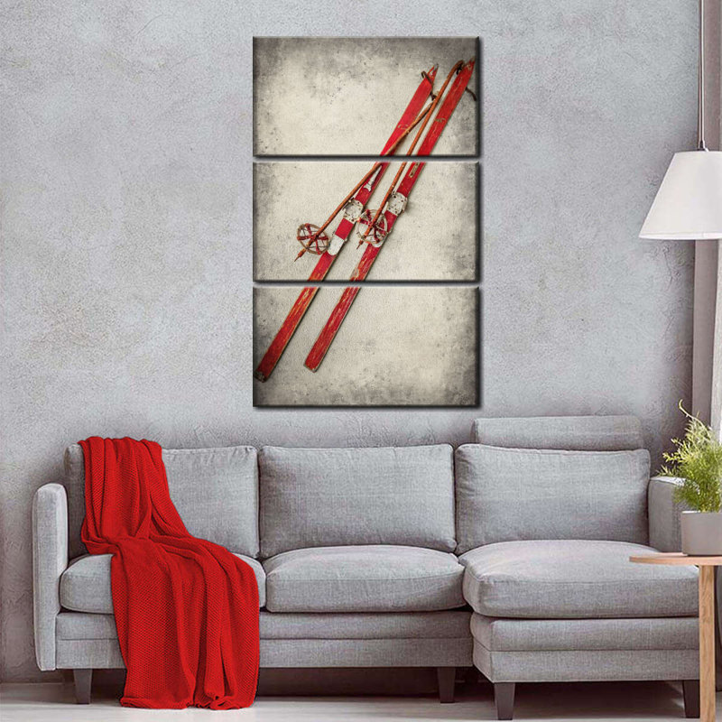 «Vintage Red Ski», reproduction sur toile, H 24 po x l 38 po x P 1,25 po