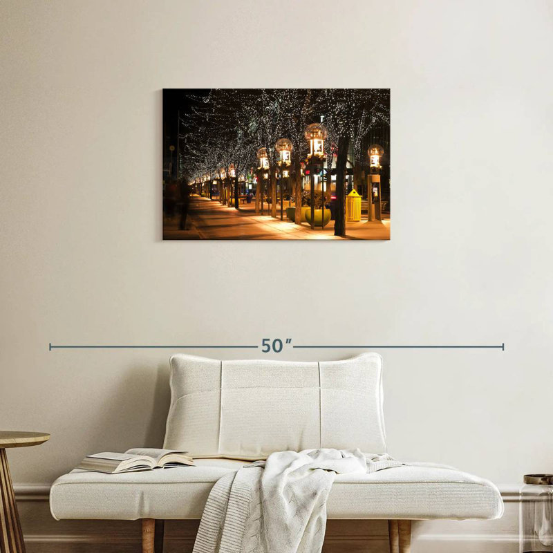 Sireci Christmas Lamp Post, 20" H x 30" W
