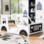 Lit plateforme en bois avec roulettes-425367759