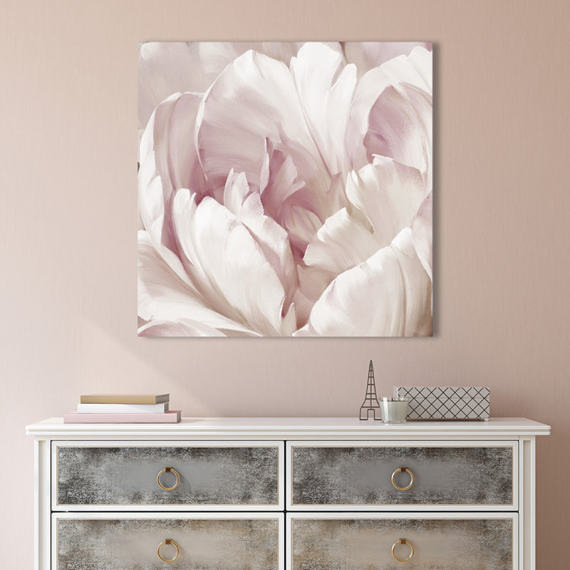 «Intime Blush I», reproduction d'art sur toile tendue, H 36 po x l 36 po