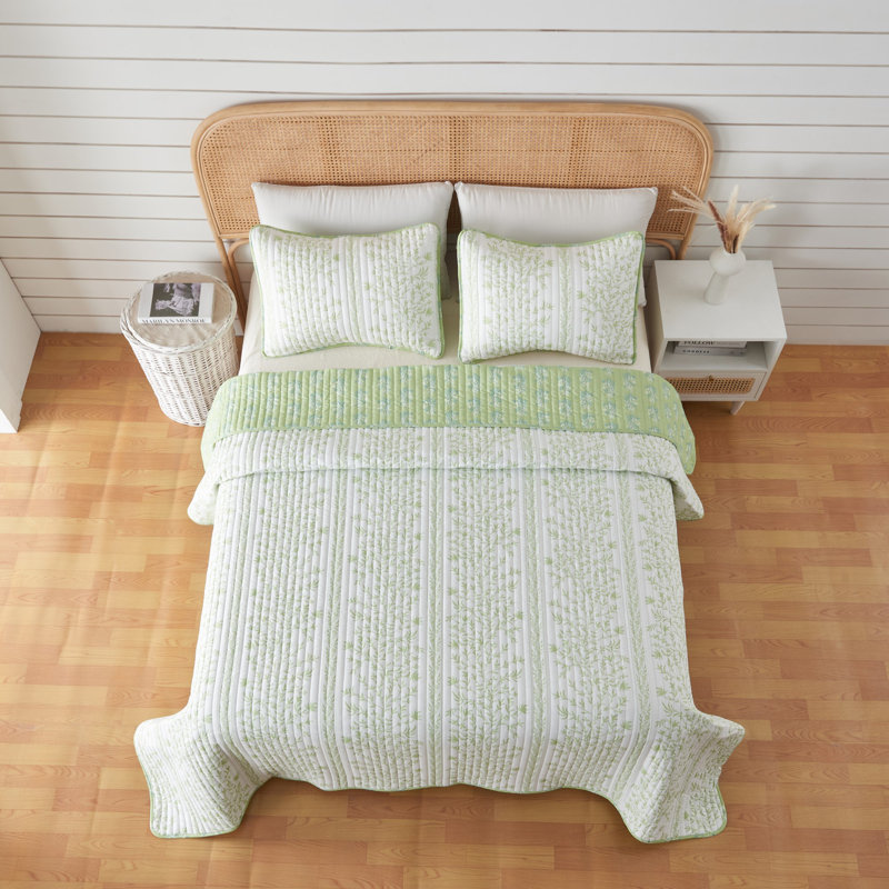 Twin Green Floral Reversible Microfiber Quilt Set with Shams
