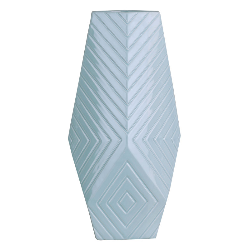 Vase linéaire en céramique