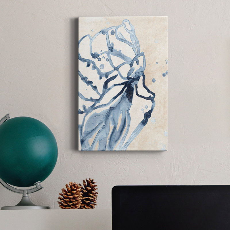 Water Shells I - Impression sur toile tendue, H 36 po x l 24 po x P 1 po