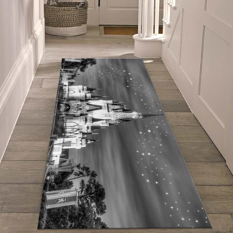 Elegant Floral Printed Rug with Soft Non Woven Material Ideal for Enhancing Room Decor and Comfort Underfoot