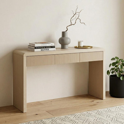 Console 55 po à double caisson en bois naturel avec trois tiroirs