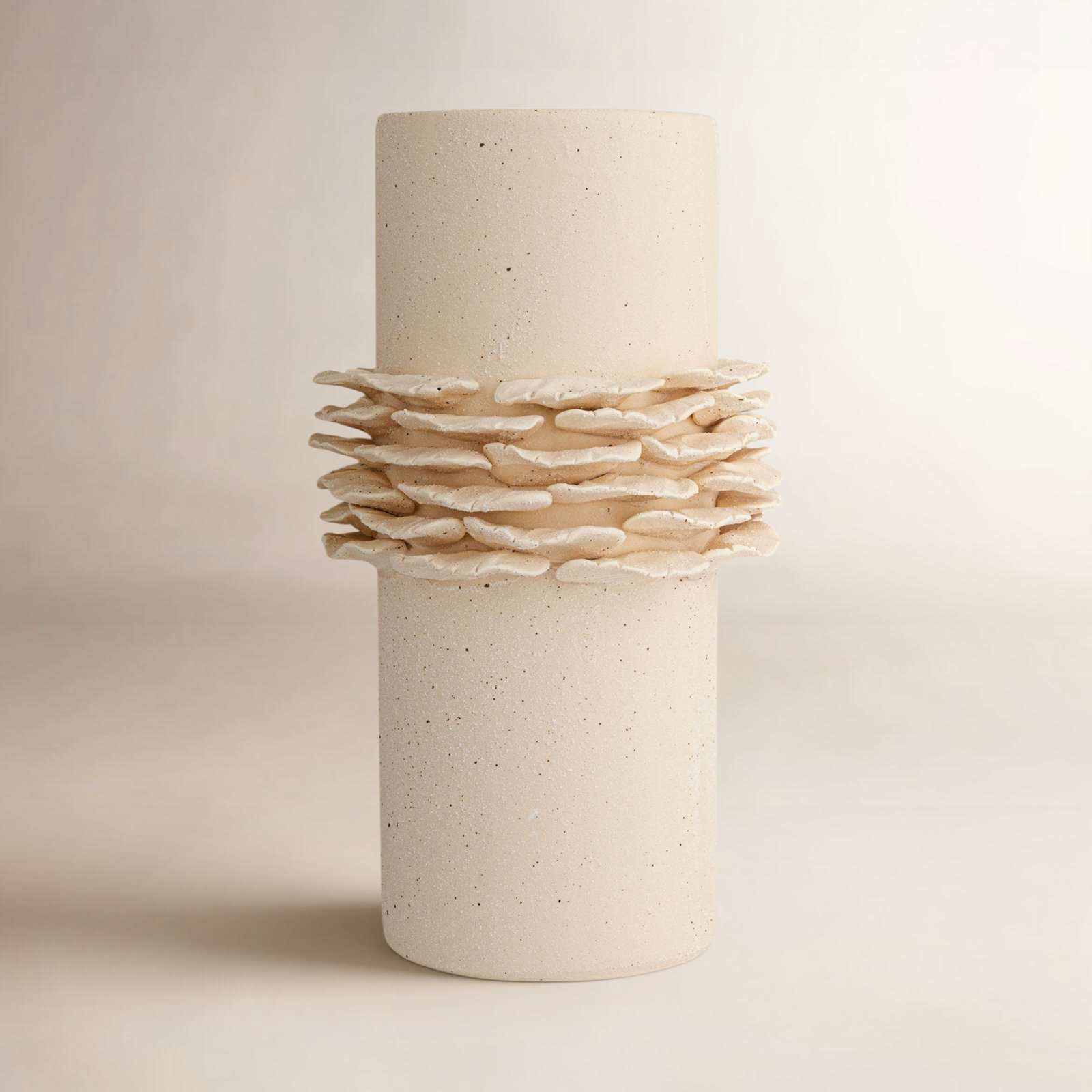 Wintrud Floor Vase