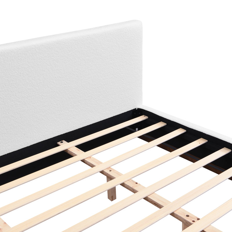 Élégant lit tapissier en tissu blanc avec joli cadre en bois massif texturé grain de bois, blanc, très grand, Très grand lit