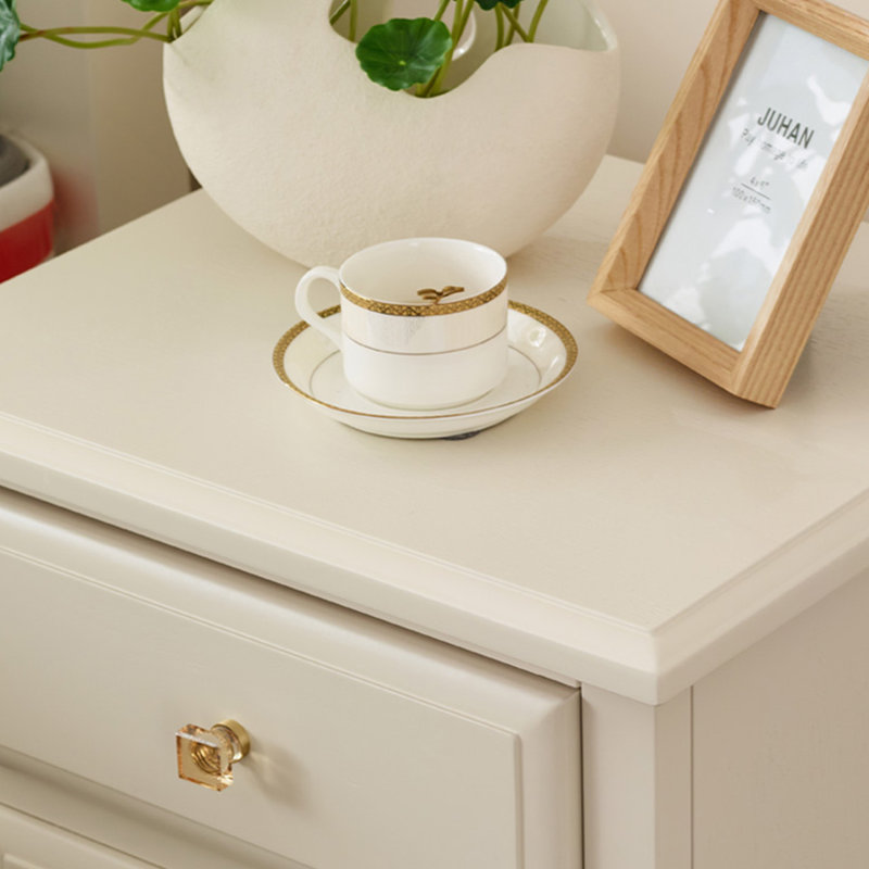 Armoire de chambre de couleur crème