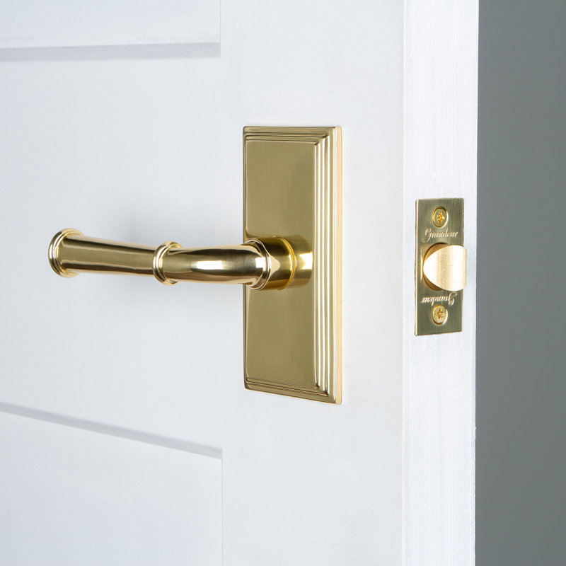 Grandeur Carré Plate with Georgetown Lever, Polished Brass, Privacy (Bed & Bath), 2 3/8"