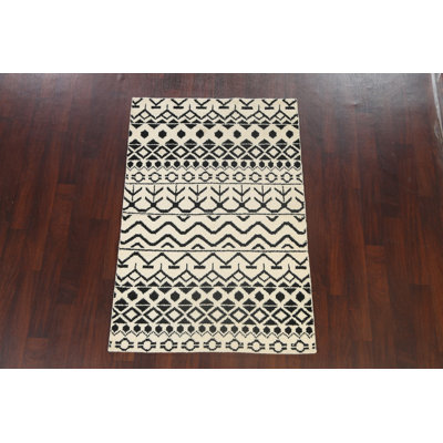Tapis noir / crème noué à la main de conception unique 3 pi 10 po x 5 pi 9 po New Age