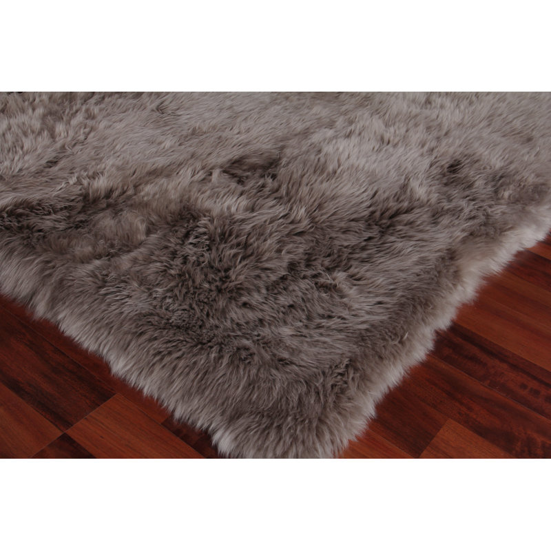 Sheepskin Area Rug in Mushroom, Rectangle 2' x 3'