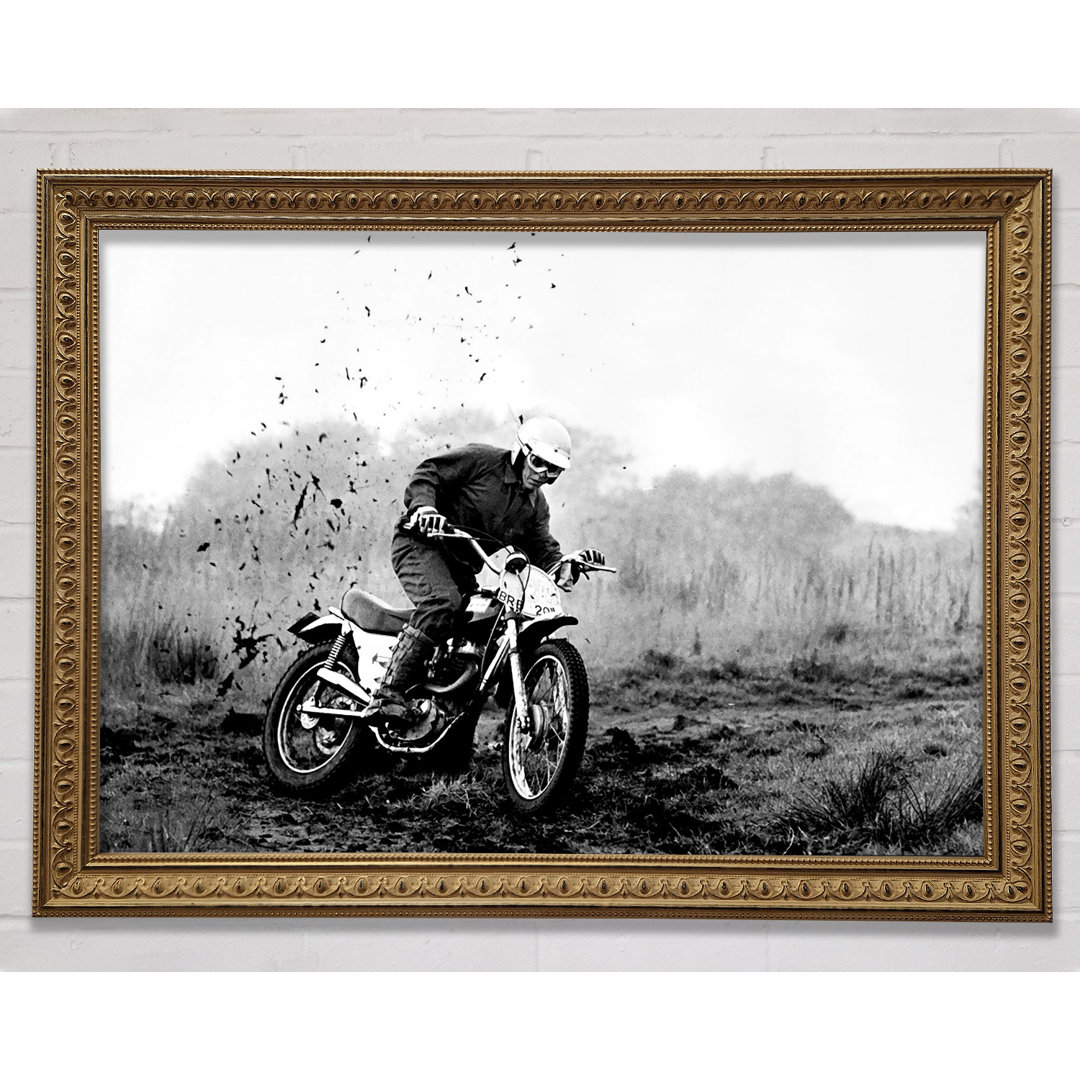 Motor Bike In The Mud B N W - Einzelne Bilderrahmen Kunstdrucke