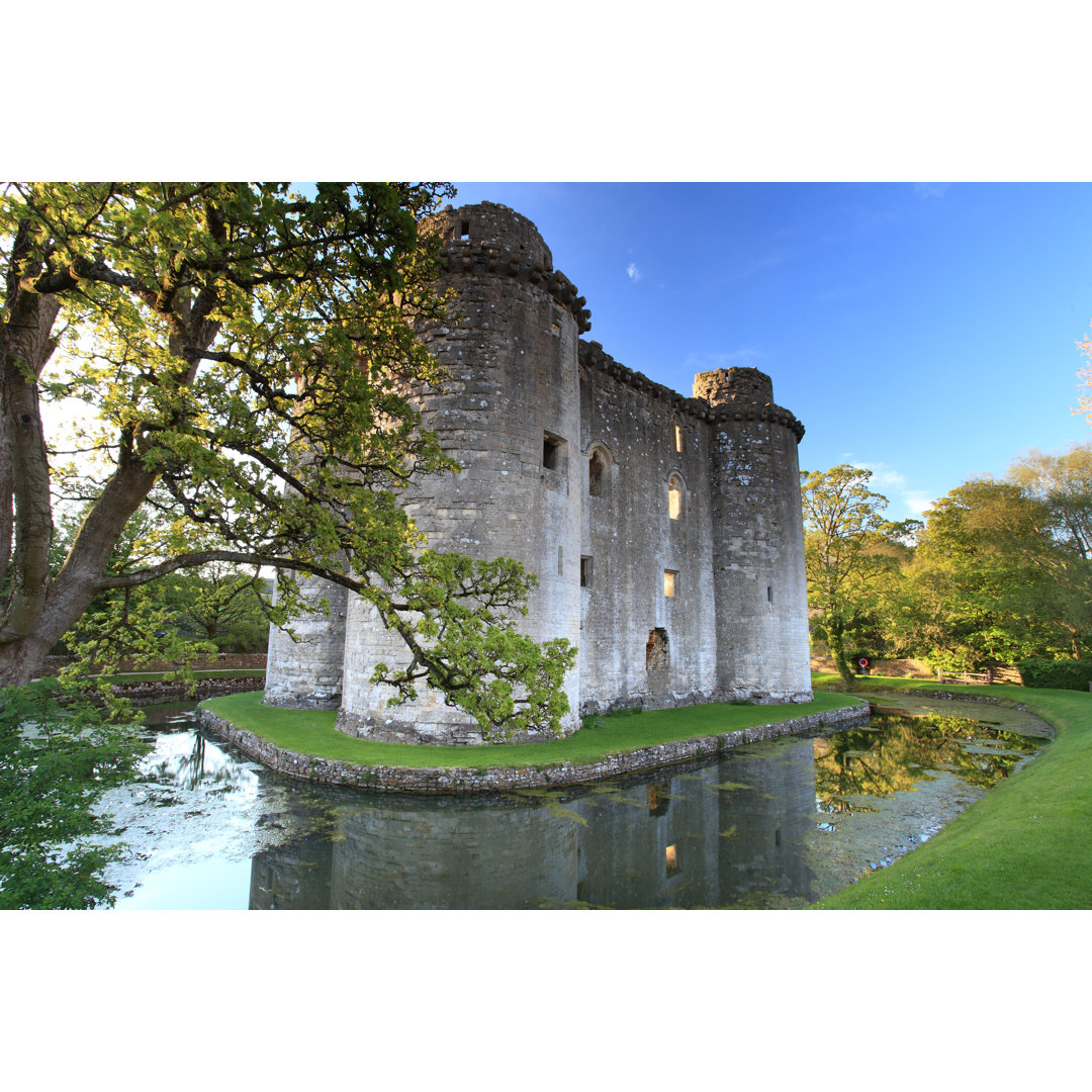 Nunney Castle Somerset von Olliemtdog - Wrapped Canvas Foto