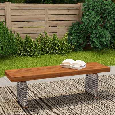 Banc d'extérieur en bois avec finition grise, idéal pour les repas et les fêtes sur la véranda, résistant aux intempéries, design à lattes, pieds tressés, parfait pour les réunions sociales et la détente en plein air sur le balcon, long -