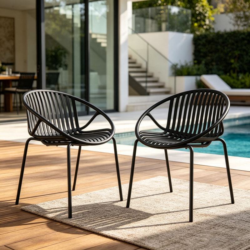 Chaises de patio, Noir