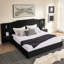Très grande base de lit tapissier avec tissu en velours, motif à rayures verticales et table de chevet intégrée pour une simplicité moderne-325606205-326146013