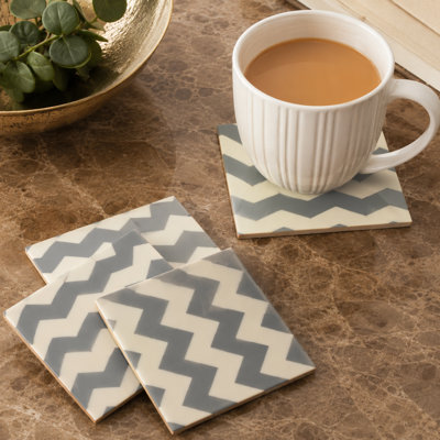 Ensemble de 4 sous-verres en résine à chevrons gris et ivoire fabriqués à la main Inlaya