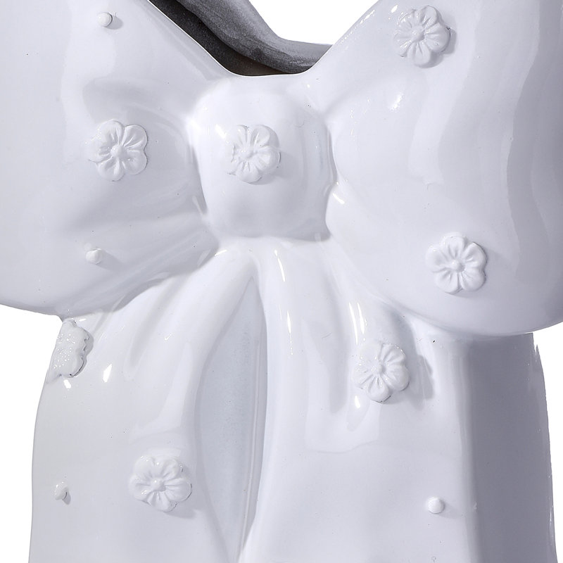 7" Resin Bowtie Vase