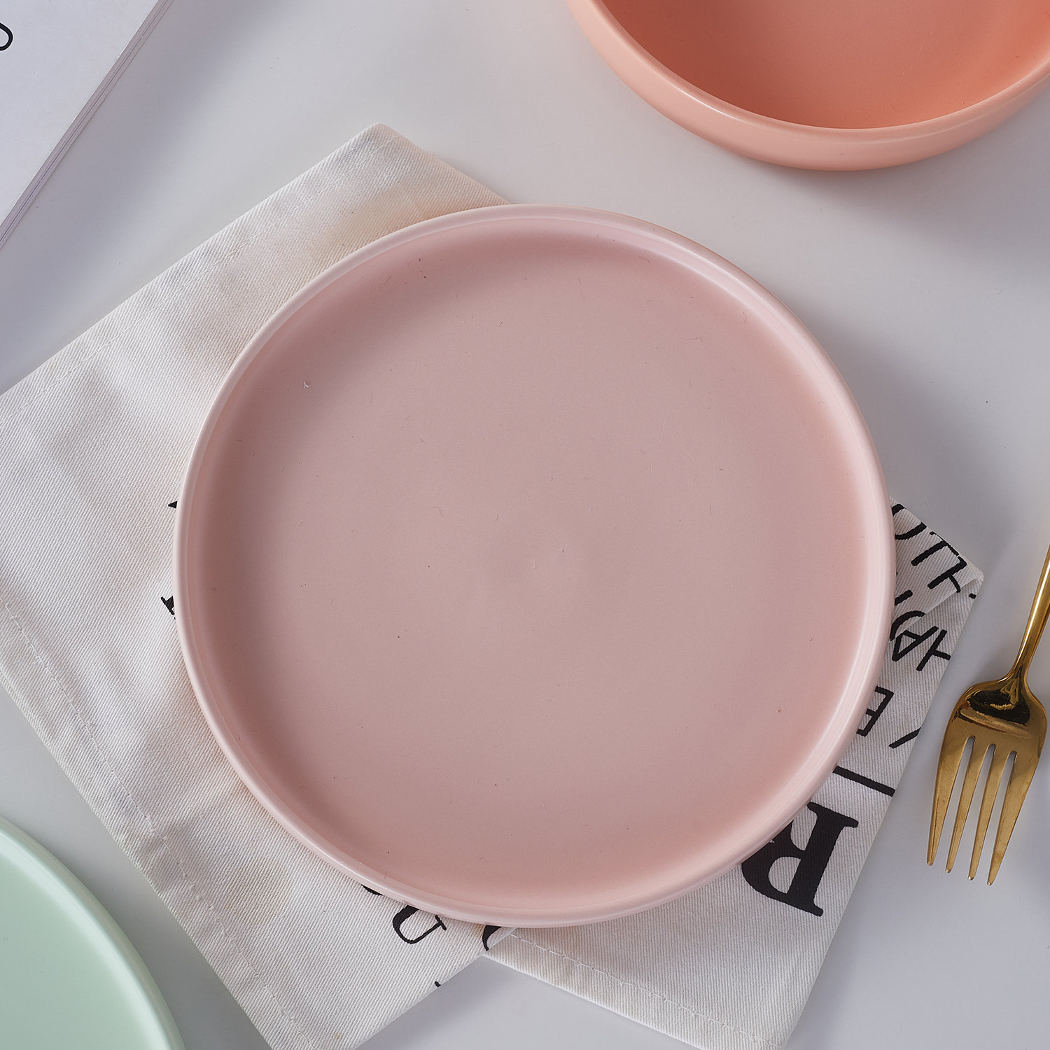 10" Porcelain Dinner Plate, Blush