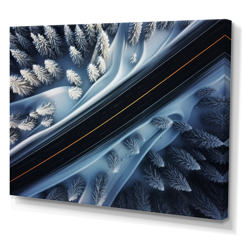 Endless Road Into Winter Forest IV - Art mural sur route, Toile tendue, H 40 po x l 60 po x P 1,5 po