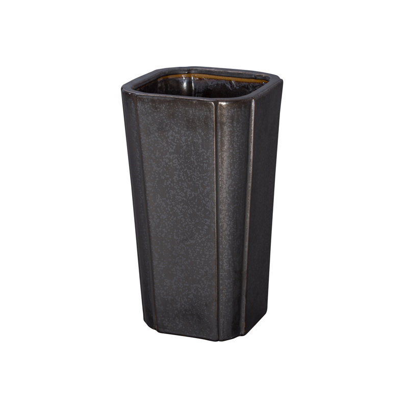 Vase de plancher morrigan, Métal industriel