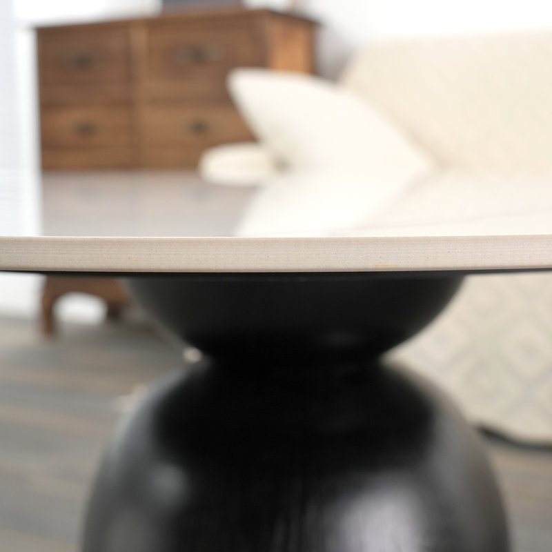 Table basse Meranda, H 17,4 po x L 35,4 po x l 35,4 po, Blanc cassé / blanc, Noir