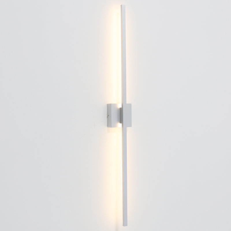 Applique murale encastrée à DEL Haamed câblée, Argent argent, H 43,7 po x l 4,7 po x P 2,9 po