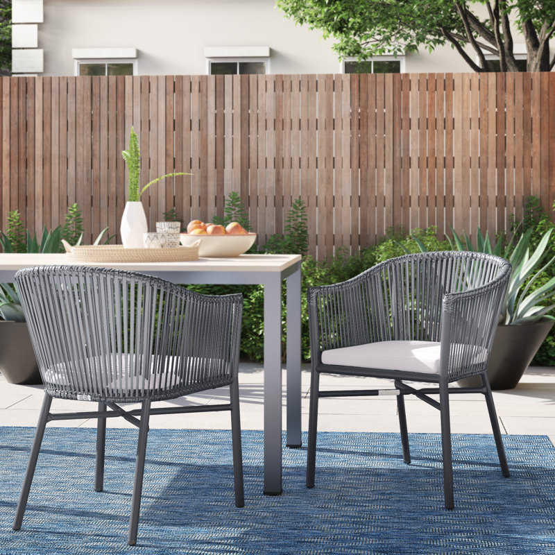 Chaise de patio avec coussin