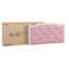 Charmant lit double blanc pour des espaces confortables et accueillants