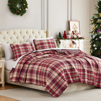 Southshore Fine Linens Christmas Carol Reversible Quilt Set, 100 GSM Double-Brushed Microfiber Holiday Bedding, 1 Quilt and 2 Pillow Shams, Full / Queen
