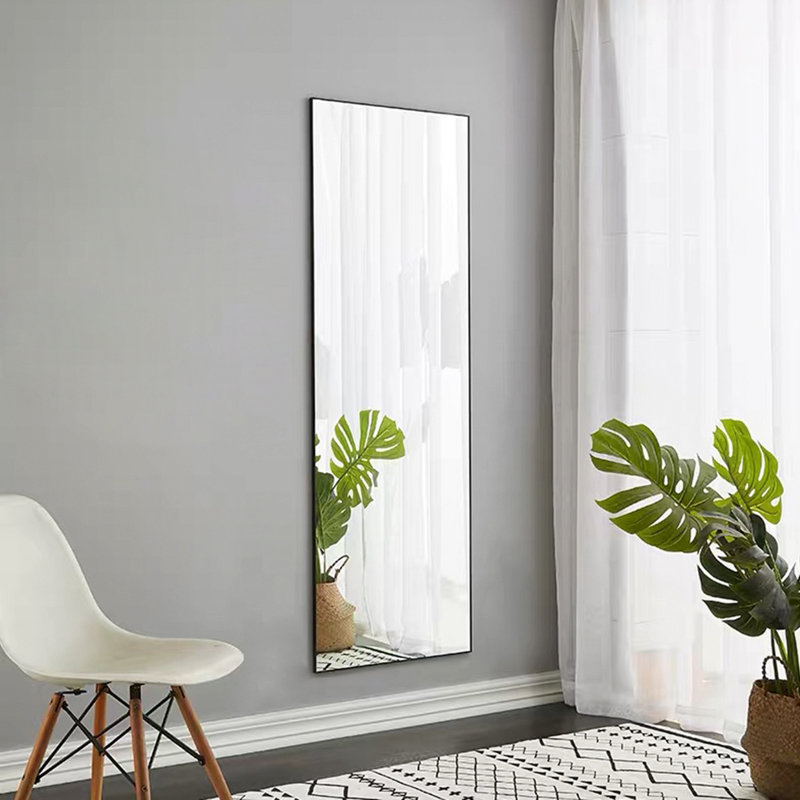 Miroir pleine grandeur 59 po x 16 po en métal noir avec support