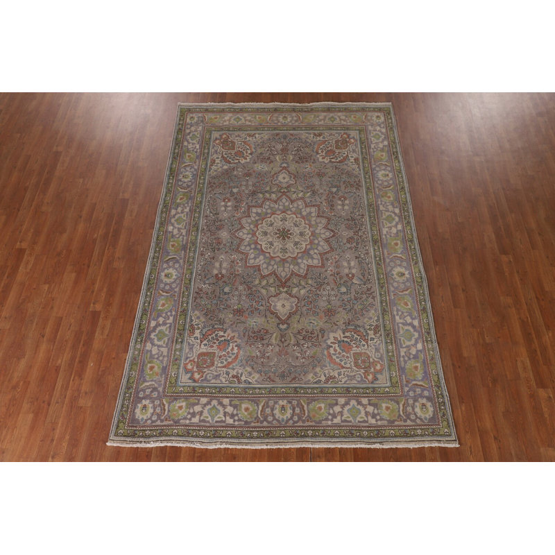 Tapis traditionnel gris à motif floral 7 x 10