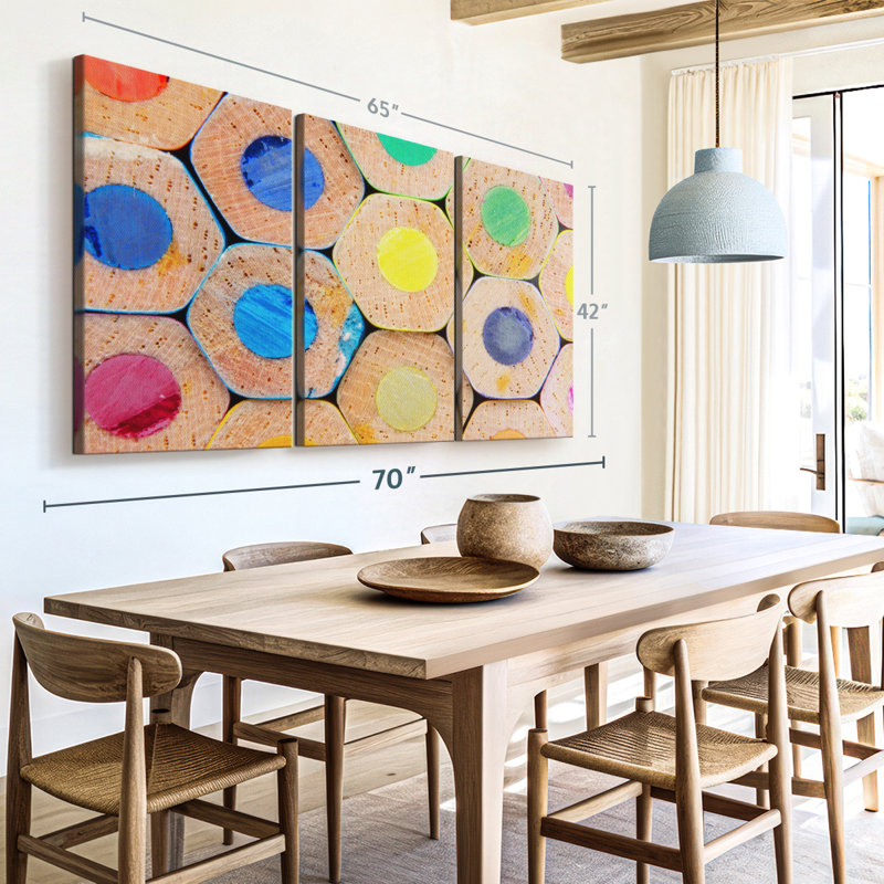 «Stacks Of Dessin Crayons» sur toile, H 42 po x l 65 po
