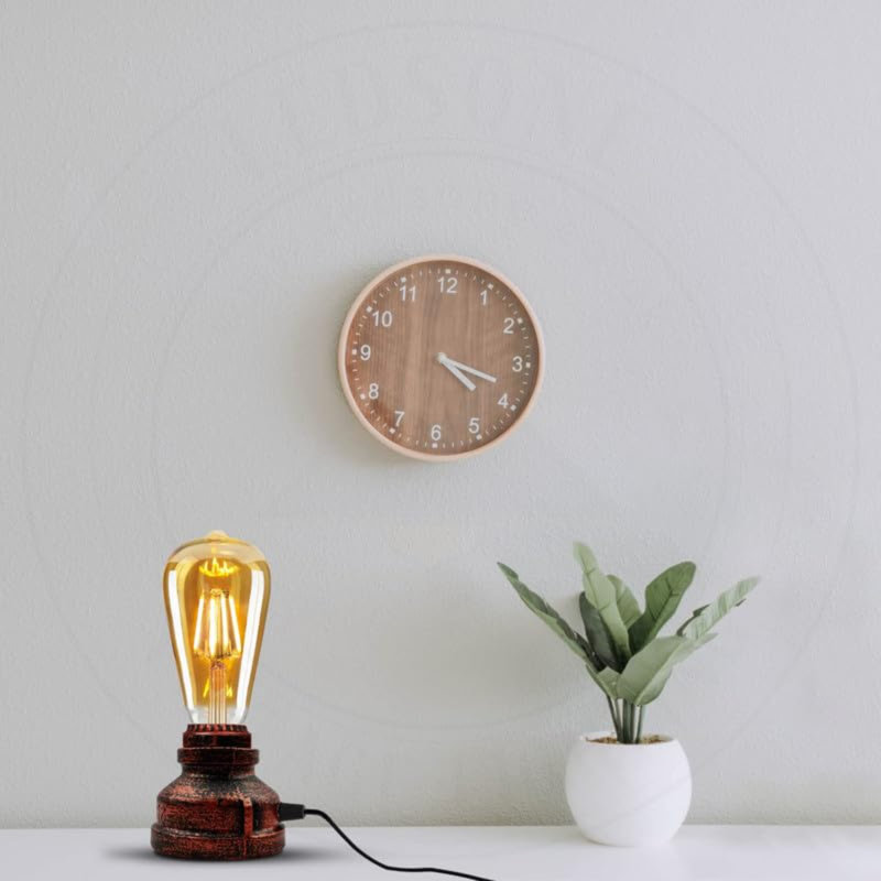 Kaylum Metal Novelty Lamp, Rustic Red