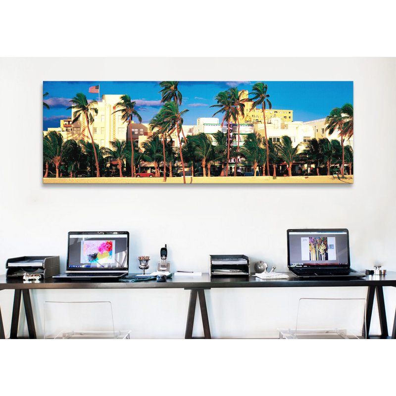 Reproduction d’art sur toile tendue, "ocean drive south beach miami beach", H 24 po x l 72 po x P 1,5 po, Toile tendue