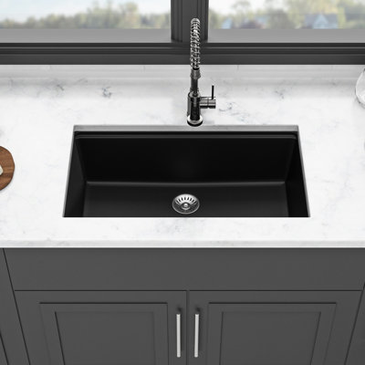 Black 32X19" Quartz Workstation Kitchen Sink, Made Of High - End Composite, Reduces Dirt And Vibration, Non Scratch Surface, Package With Basket Strainers Installation Template Undermount Thick