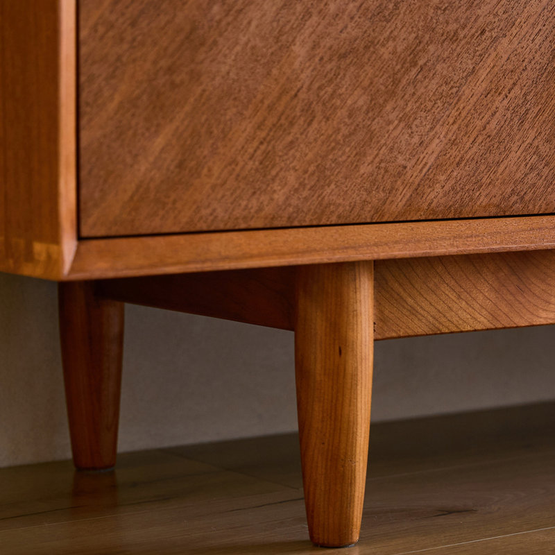 Meuble télé brun en bois massif, 22.83"H x 86.61"L x 15.75"W