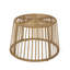 Table d'appoint en osier avec structure en cage pour un décor extérieur, durable et sans assemblage requis.