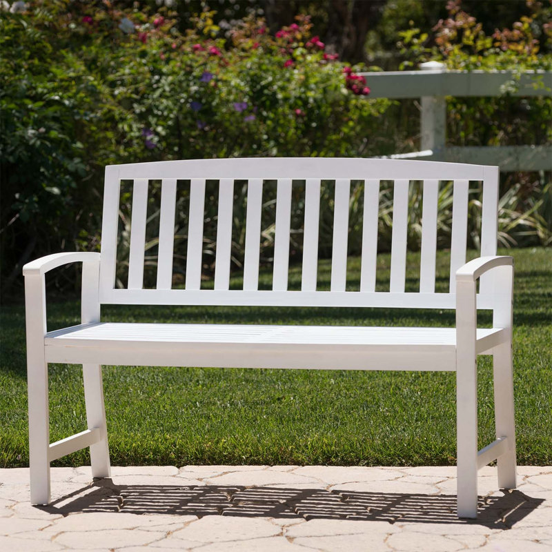 Banc d'extérieur en bois d'acacia de style champêtre, pour une assise de patio durable et confortable, idéal pour embellir votre jardin.